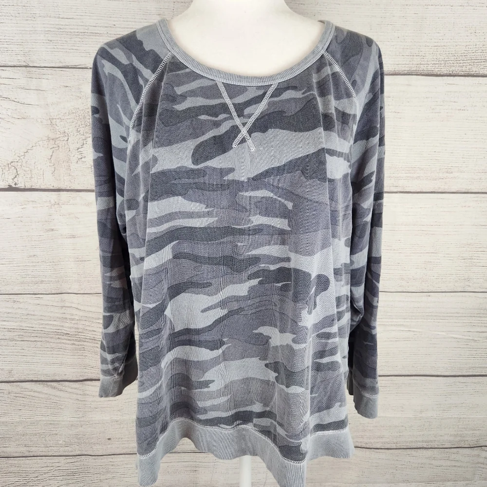 Lucky Brand Women's Crew Neck Gray Camo Pullovers Sweater